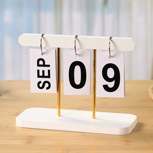 Calendario de escritorio perpetuo de madera Mystic Arts, organizador decorativo de escritorio para el hogar u oficina con indicador de fecha - Product Image 3