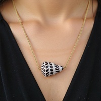 Ensemble de boucles d'oreilles et collier en acier inoxydable avec coquillages coniques hébreux naturels d'Hawaï Conus Ebraeus, bijoux tendance pour femmes