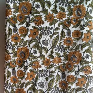 Tissu en coton tricoté imprimé floral 58/60 pouces blanc et marron, motif estampé à la main, respirant, léger, style bohème, 70 g/m² pour la maison - Product Image 2