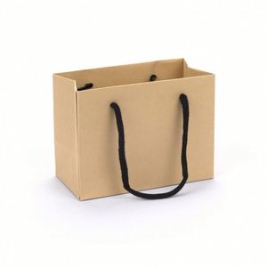 ถุงของขวัญบรรจุภัณฑ์ริบบิ้นเสื้อผ้ารีไซเคิลแบบขายส่งสั่งทำได้ ถุงกระดาษโลโก้สั่งทำสุดหรู - Product Image 2