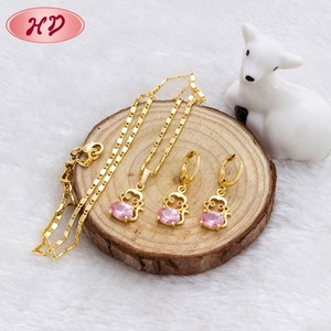 Conjunto de Joyería con Colgante de Mono Adorable Chapado en Oro de 18K, Collar con Circonita Cúbica Rosa y Pendientes de Aro Colgantes, Diseño de Animal de Dibujos Animados, Moda para Bodas - Product Image 3