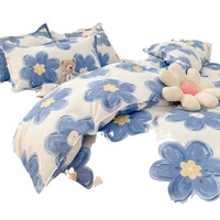 Vente en gros usine : Ensemble de literie 11 pièces Xiaoqingxin en tissu épais brossé 300TC à motifs floraux, respirant toutes saisons pour dortoirs étudiants (housse de couette et drap)