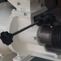 Grains d'épluchage de maïs avancés à haute productivité et machine intégrée de fabrication de farine avec composant essentiel du noyau du moteur