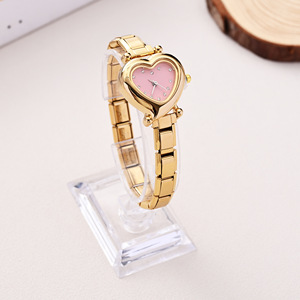 นาฬิการูปหัวใจผู้หญิงสแตนเลสสตีลควอตซ์แฟชั่นสร้อยข้อมือนาฬิกาสีเงินสีทองตัวเลือกฤดูใบไม้ผลิ 2026 - Product Image 4