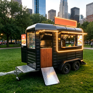 Caja de transporte moderna para caballos con área de preparación multifuncional y almacenamiento para eventos temporales y carritos de comida callejera - Product Image 1