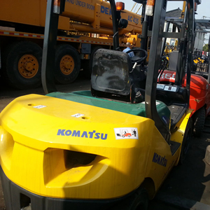 Chariot élévateur diesel d'occasion Komatsu d'origine japonaise, 3 tonnes, 6 mètres de hauteur, modèle Fd30T-17, chariot élévateur Komatsu de 3 tonnes, chariot élévateur agricole en bon état - Product Image 1