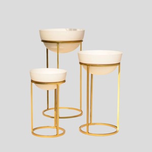 Pot de fleurs en métal blanc le plus vendu pour la maison, le jardin, la terrasse, le balcon, le bureau et la décoration intérieure, disponible au meilleur prix - Product Image 3