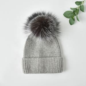 <span class=keywords><strong>Bonnet</strong></span> tricoté avec <span class=keywords><strong>pompon</strong></span> en fourrure pour femmes, unisexe, de haute qualité, en laine, tendance, vente en gros, collection hiver - Product Image 4