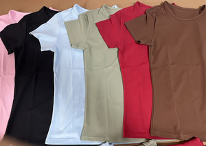 Conjunto Deportivo Casual para Mujer de 2 Piezas Ropa de Descanso para Yoga Top de Manga Corta y Leggings de Cintura Alta Elástica para Gimnasio y Deportes - Product Image 6