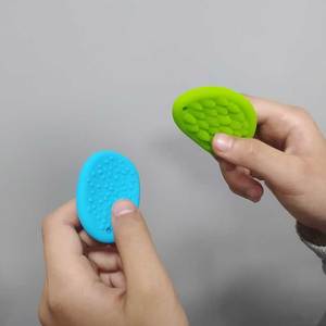 Paquete de 6 Juguetes Sensoriales Texturizados Suaves para Aliviar el Estrés en Niños con <span class=keywords><strong>Autismo</strong></span>, con <span class=keywords><strong>1</strong></span> Cordón Negro y <span class=keywords><strong>1</strong></span> Llavero - Product Image 4