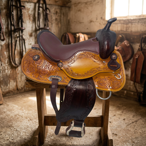 Selle d'équitation anglaise en cuir de buffle véritable BS International, écologique, durable, personnalisable, avec bride pour cheval - Product Image 1