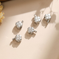 Mini Pendentif Fleur Charmant en Acier Inoxydable Plaqué Or PVD 18K, Anti-ternissement, avec Trou, Vente en Gros pour Fabrication de Bijoux