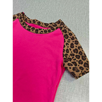 Set 2 Potong Motif Leopard Pinggang Tinggi Atasan Lengan Pendek dan Celana Pendek untuk Wanita dengan Bando Pakaian Sehari-hari Logo Kustom Streetwear OEM