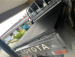 Couverture de benne souple rétractable manuelle <span class=keywords><strong>LC</strong></span> <span class=keywords><strong>79</strong></span> avec fonctions imperméables et de verrouillage pour Land Cruiser LC79 - Product Image 2