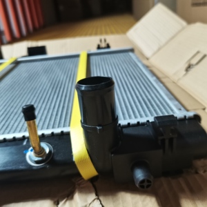 Radiadores de refrigeración de aluminio del motor OEM 16400-21300 para <span class=keywords><strong>TOYOTA</strong></span> Vios <span class=keywords><strong>Yaris</strong></span> NCP92/ZSP91 2008-2013 - Product Image 4