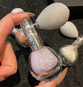 Poudre de paillettes pour le corps en gros pour le visage, illuminateur liquide, poudre libre à étiquette privée, illuminateur de maquillage, spray de maquillage brillant - Product Image 5