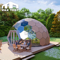 Dôme géodésique de glamping de 8 m avec entrée hexagonale pour suite de villégiature et hôtel Airbnb