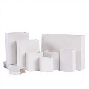 Sacs cadeaux et cartes en papier biodégradable haut de gamme personnalisés - Couleurs noir, blanc, rouge pour la promotion - Product Image 2