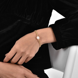 Bracelet unisexe OEM tendance avec breloque cubaine géométrique, perle baroque, laiton plaqué or 18 carats PVD, minimaliste, pour anniversaire - Product Image 3