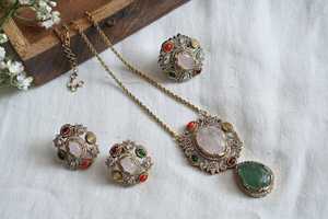 Ensemble de colliers Polki, ensemble de colliers en laiton, élégant, ethnique, à porter pour les fêtes, les mariages, les fiançailles, les anniversaires ou comme idée cadeau - Product Image 5