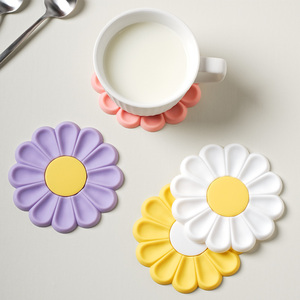 Margherita Flower 6.7 ''x 6.7'' <span class=keywords><strong>antiscivolo</strong></span> sottopentola <span class=keywords><strong>multiuso</strong></span> resistente al calore e pastiglie per uso cucina Hot pad apriscatole poggia cucchiaio - Product Image 3