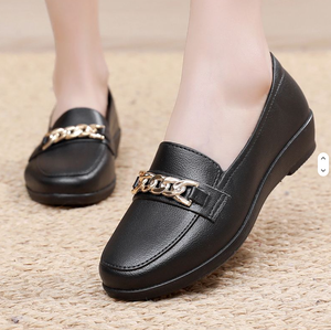Smile Angel Mocasines de cuero genuino con punta redonda, zapatos planos sin cordones con decoración de hebilla de cadena, zapatos planos cómodos para todas las estaciones para mujer - Product Image 4