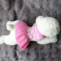 Pull tricoté léger et lavable pour petits chiens et chats, motif cœur brodé thème amour Nouvel An, style classique moderne et mignon, vente en gros