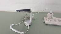 INSHOW Support d'affichage magnétique antivol avec chargement filaire Type-C pour téléphones sans fonction de charge sans fil