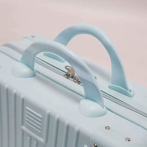 Muestra gratuita, oferta especial, lindas bolsas de maquillaje portátiles de 4 pulgadas, bolsas de viaje, maleta de mano, estuche cosmético de PP - Product Image 4