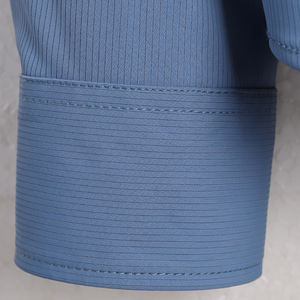 เสื้อเชิ้ตเทคโนสีฟ้าอ่อนทรงโอเวอร์ไซส์สำหรับผู้ชาย รับผลิตเสื้อผ้าแบบ OEM ODM ตามสั่ง - Product Image 6