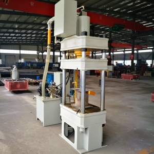 <span class=keywords><strong>Presse</strong></span> hydraulique à quatre colonnes <span class=keywords><strong>de</strong></span> 160 tonnes pour le formage à chaud <span class=keywords><strong>de</strong></span> tapis intérieurs et <span class=keywords><strong>de</strong></span> garnitures automobiles, avec moteur à engrenages PLC et pompe haute vitesse - Product Image 3