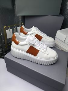 Chaussures décontractées de luxe sur mesure avec logo, chaussures de marche en cuir véritable, chaussures de sport et de jogging pour hommes et femmes - Product Image 2