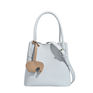 Sacs fourre-tout décontractés pour femmes en cuir PU imperméable, fermeture éclair, motif lettres, doublure en polyester doux et durable, vente en gros - Product Image 2