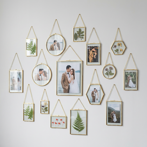 Cadre photo artistique flottant en verre pressé fait main, à suspendre ou à poser, doré, formes carrée, rectangulaire, hexagonale, cœur, octogonale - Product Image 1