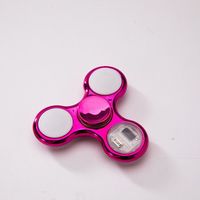 Jouet promotionnel pas cher, jouet lumineux qui brille dans le noir, jouet à peindre électrolytiquement, spinner à doigts coloré, spinner LED pour adultes