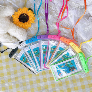 6.5 pouces universel étanche té<span class=keywords><strong>l</strong></span>éphone sac extérieur PVC étanche à <span class=keywords><strong>l</strong></span>'<span class=keywords><strong>eau</strong></span> té<span class=keywords><strong>l</strong></span>éphone portable <span class=keywords><strong>pochette</strong></span> lueur dans <span class=keywords><strong>l</strong></span>'obscurité avec lanière sac - Product Image 1
