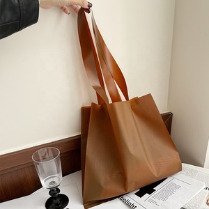 ถุงช้อปปิ้ง LUOYI SD-524 แบบพิมพ์โลโก้ตามสั่ง ผลิตจากพลาสติก PE ผิวด้าน พร้อมหูหิ้ว สำหรับป้องกันฝุ่นและบรรจุภัณฑ์ - Product Image 3