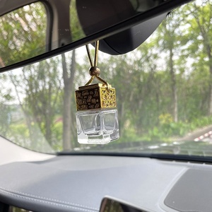Diffusore di Profumo per <span class=keywords><strong>Auto</strong></span> di Alta Qualità con Ciondolo in Vetro per Oli Essenziali, Tappo in Legno e Cordino - Product Image 6