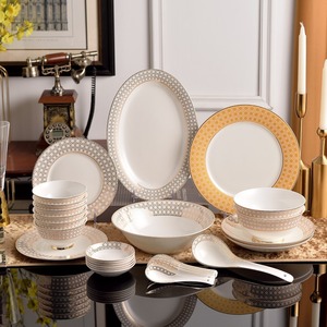 Ensemble de vaisselle de mariage en céramique de Chine bordée d'or de série D assiettes bols ensemble de vaisselle pour coffrets cadeaux - Product Image 2