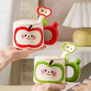 Taza de Café de Cerámica con Diseño de Manzana, con Tapa y Cuchara - Product Image 5