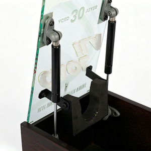 Boîte cadeau de luxe personnalisée en placage MDF pour whisky avec vérin à gaz hydraulique, étui de présentation de bouteille à levage automatique avec couvercle en acrylique pour whisky - Product Image 4