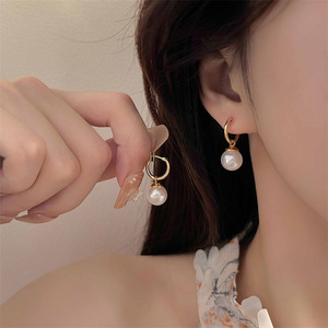 Nouvelles Boucles d'Oreilles Pendante Perle Tendance, Boucles d'Oreilles Créoles Rondes pour Femmes, Accessoires Féminins, Bijoux de Mariage Tendance - Product Image 1