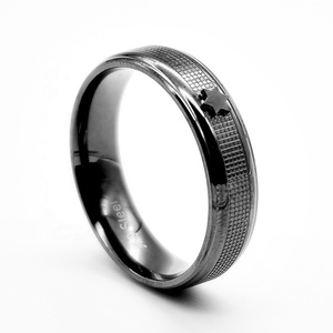 Anello in Acciaio Inossidabile Titanio NTR014 Stile Europeo e Americano con Strisce Nere e Stella TAT - Product Image 1