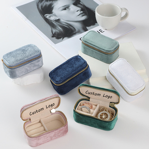 Caja de Almacenamiento de Joyas de Terciopelo Rectangular Cuadrada de Alta Calidad con Logotipo Personalizado, Mini Caja de Regalo Portátil de Viaje - Product Image 6