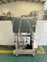 Produits à bas prix Petite machine de remplissage liquide à 4 têtes par gravité Machines de remplissage d'embouteillage de bouteilles de vin et de whisky