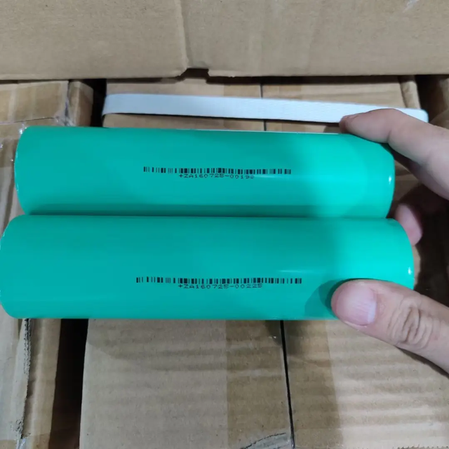 Lifepo4 46160 10C Lifepo4 Lithium Battery Cell 10C Dischargeable 46160 3.2V22AH