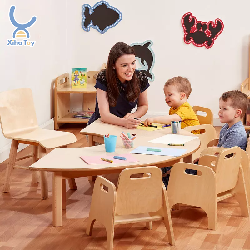 Набор письменных столов и стульев XIHA для детского сада, начальный класс, Дошкольный центр Монтессори, мебель для детского сада, поставки детских принадлежностей