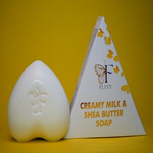 Jabón de Baño con Leche y Manteca de Karité, Fórmula Cremosa Hidratante Enriquecida con Vitaminas A, E y F, para una Piel Suave y Sedosa - Product Image 6