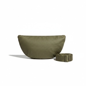 กระเป๋าคาดเอว Deep Olive Tyvek ทรงโค้งมน ซิปแบบซ่อน หัวเข็มขัดสี Gunmetal ด้าน พร้อมโลโก้สั่งทำพิเศษ คุณภาพพรีเมียม - Product Image 2