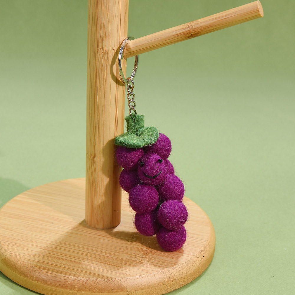 Serie frutta e verdura - uva - 9 cm - feltro di lana [pendente]